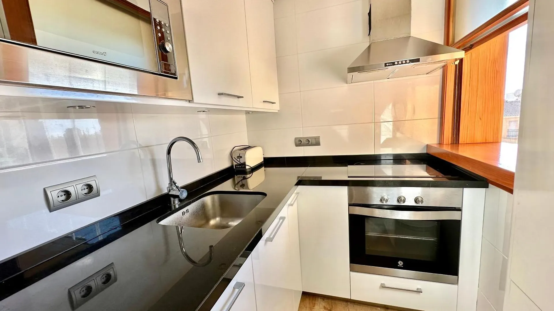 Gorgeous Apartment At The Sea In La Carihuela! Torremolinos 0*,  Spain